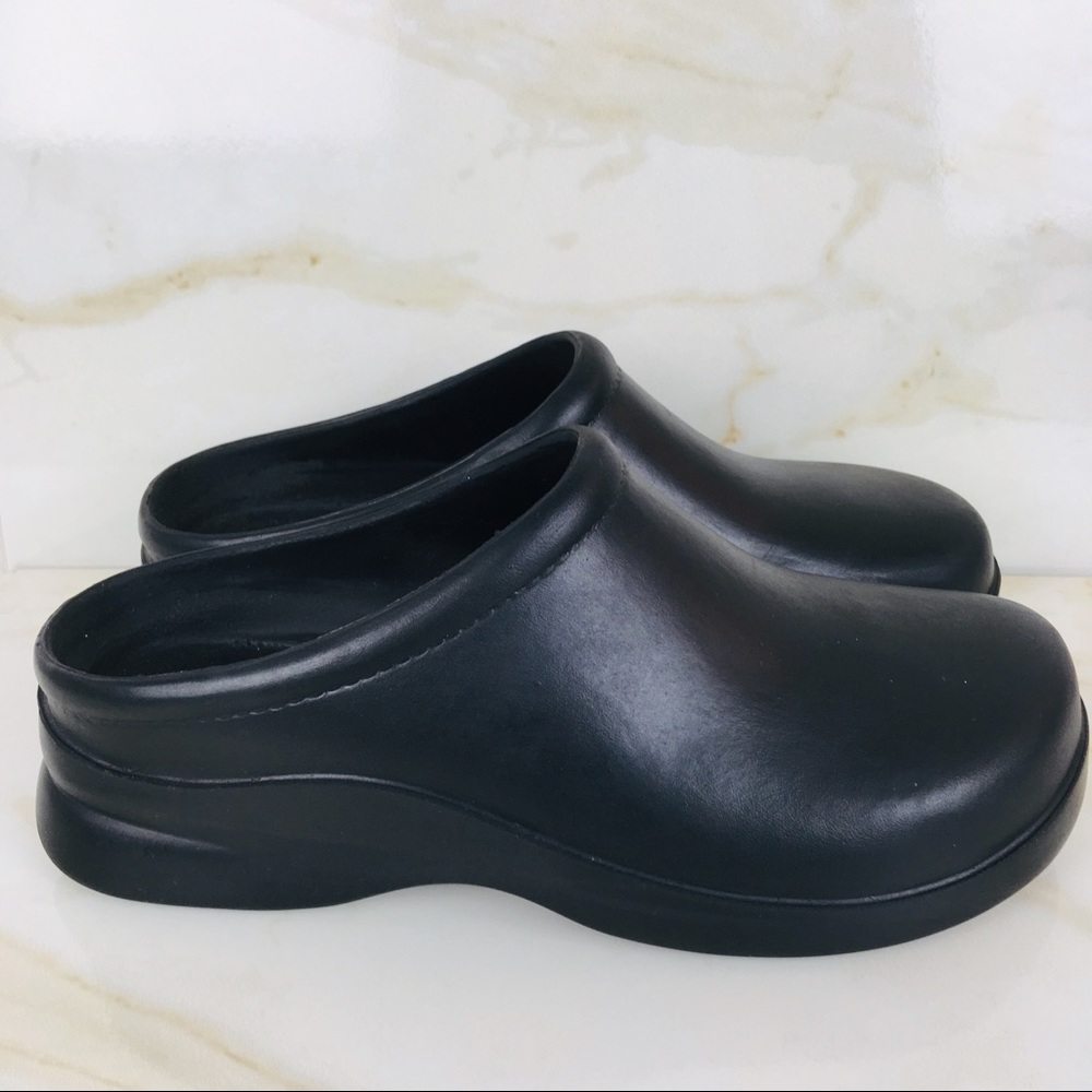 WOMENS KLOGS GENUINE POLYURETHANE/SIZE 9W/USA